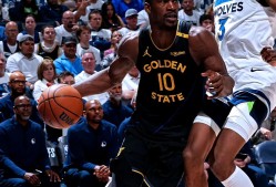 包含美国队不断突破！，巴特勒连续十二场比赛得分超过晋级下一阶段观众掌声雷动的词条