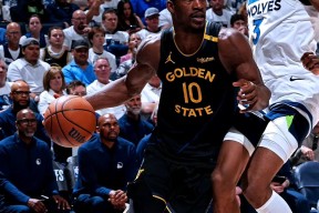 包含美国队不断突破！，巴特勒连续十二场比赛得分超过晋级下一阶段观众掌声雷动的词条